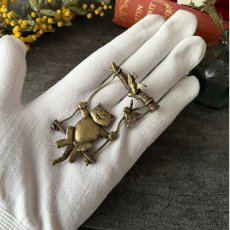 画像13: JJブランド ブランコにのる猫と小鳥 ヴィンテージブローチ  CAT ねこアクセサリー(Jonette Jewelry Co)ジェイジェイ (13)