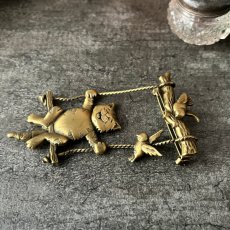 画像5: JJブランド ブランコにのる猫と小鳥 ヴィンテージブローチ  CAT ねこアクセサリー(Jonette Jewelry Co)ジェイジェイ (5)