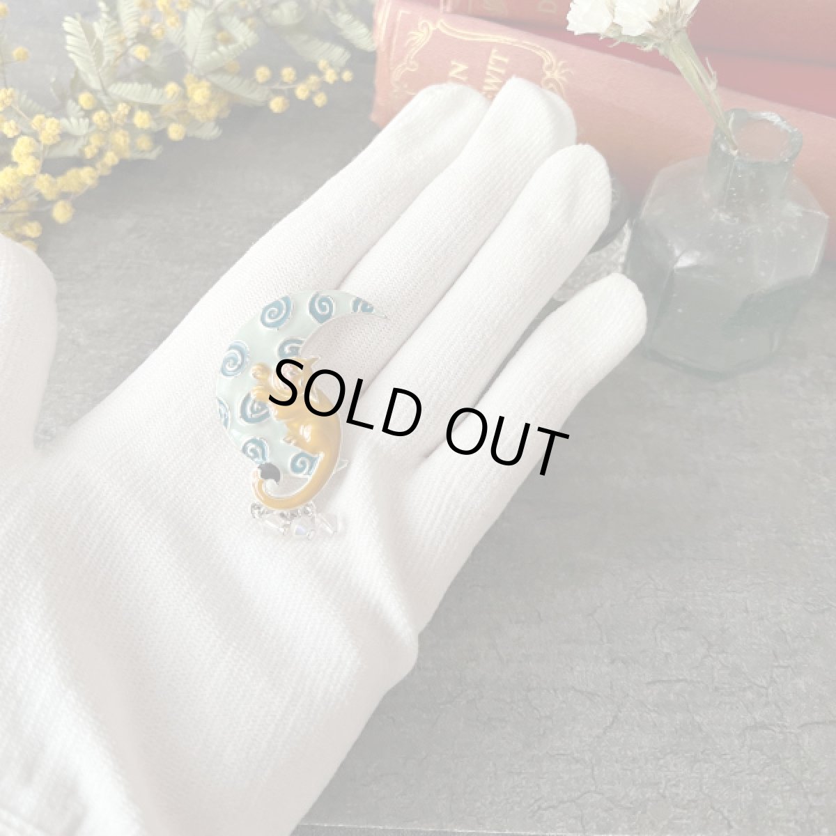 画像11: アメリカ ヴィンテージブローチ 月と眠る猫  エナメル細工 CAT 猫ジュエリー (11)