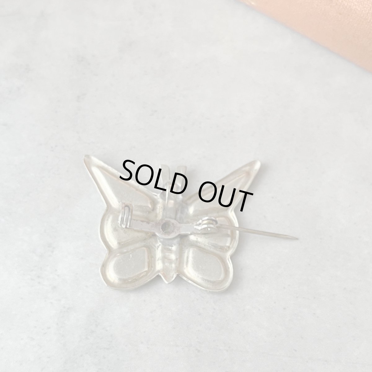 画像7: 英国ヴィンテージブローチ 天然貝アバロン貝 優雅な蝶 (7)