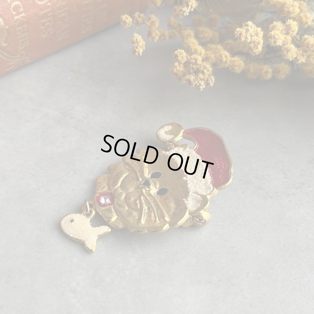 画像2: アメリカ 1970〜80年頃  赤い帽子の猫ヴィンテージブローチ  (2)