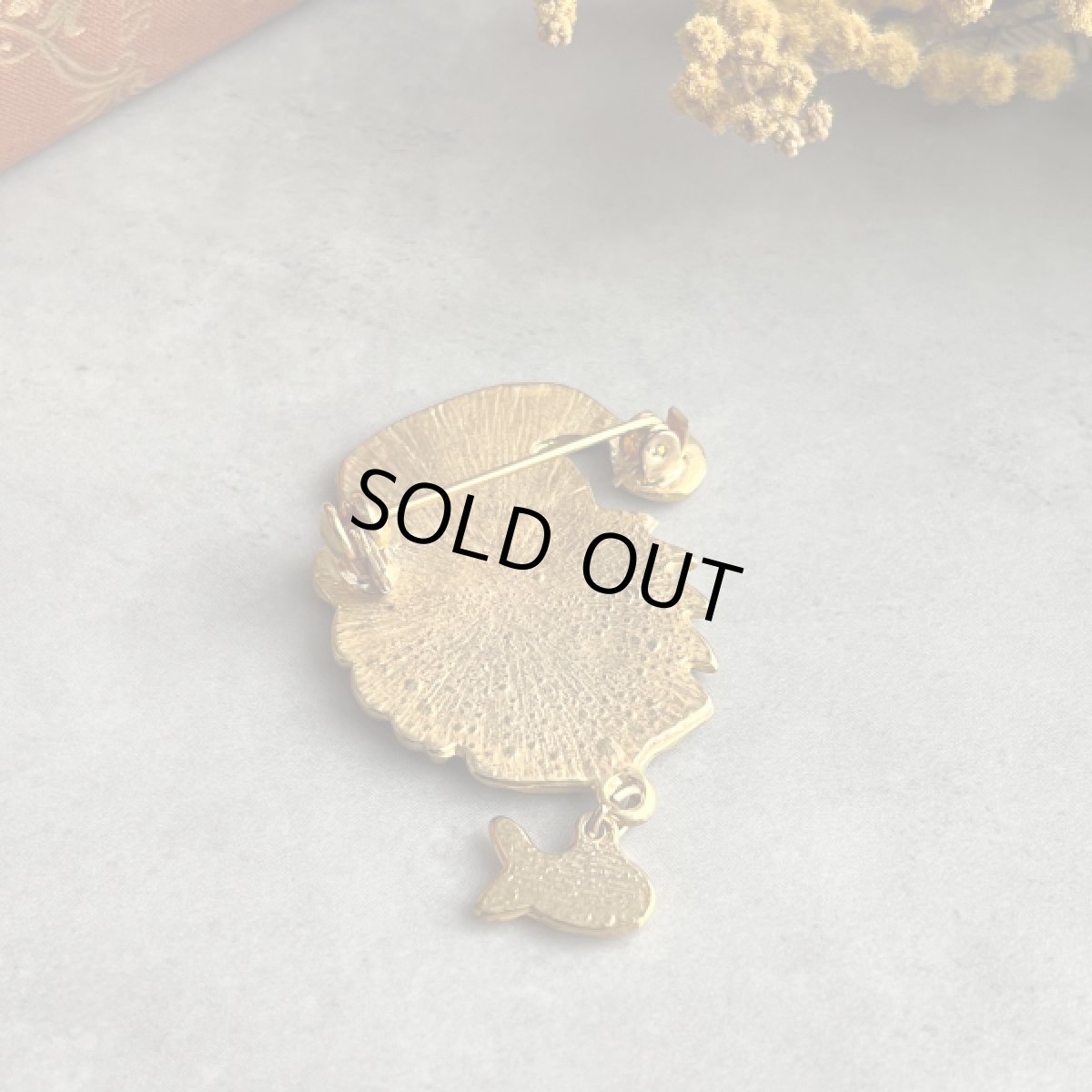 画像6: アメリカ 1970〜80年頃  赤い帽子の猫ヴィンテージブローチ  (6)