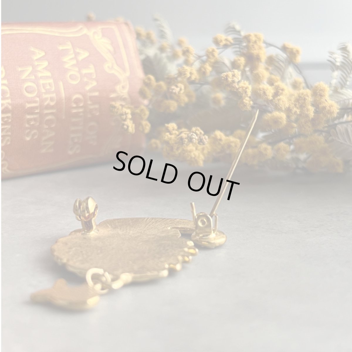 画像8: アメリカ 1970〜80年頃  赤い帽子の猫ヴィンテージブローチ  (8)