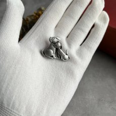 画像8:  アメリカ 1970年頃  寄り添う犬猫のヴィンテージピンブローチ  SOLID PEWTER (8)