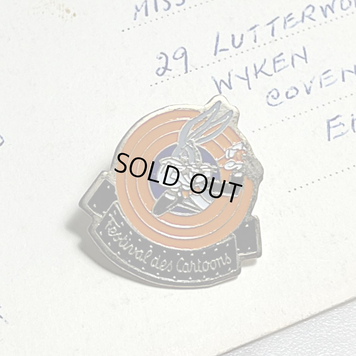 画像2: フランス ヴィンテージ ピンバッジ 1991 Warner Bros Bugs Bunny ワーナー バックスバニー (2)