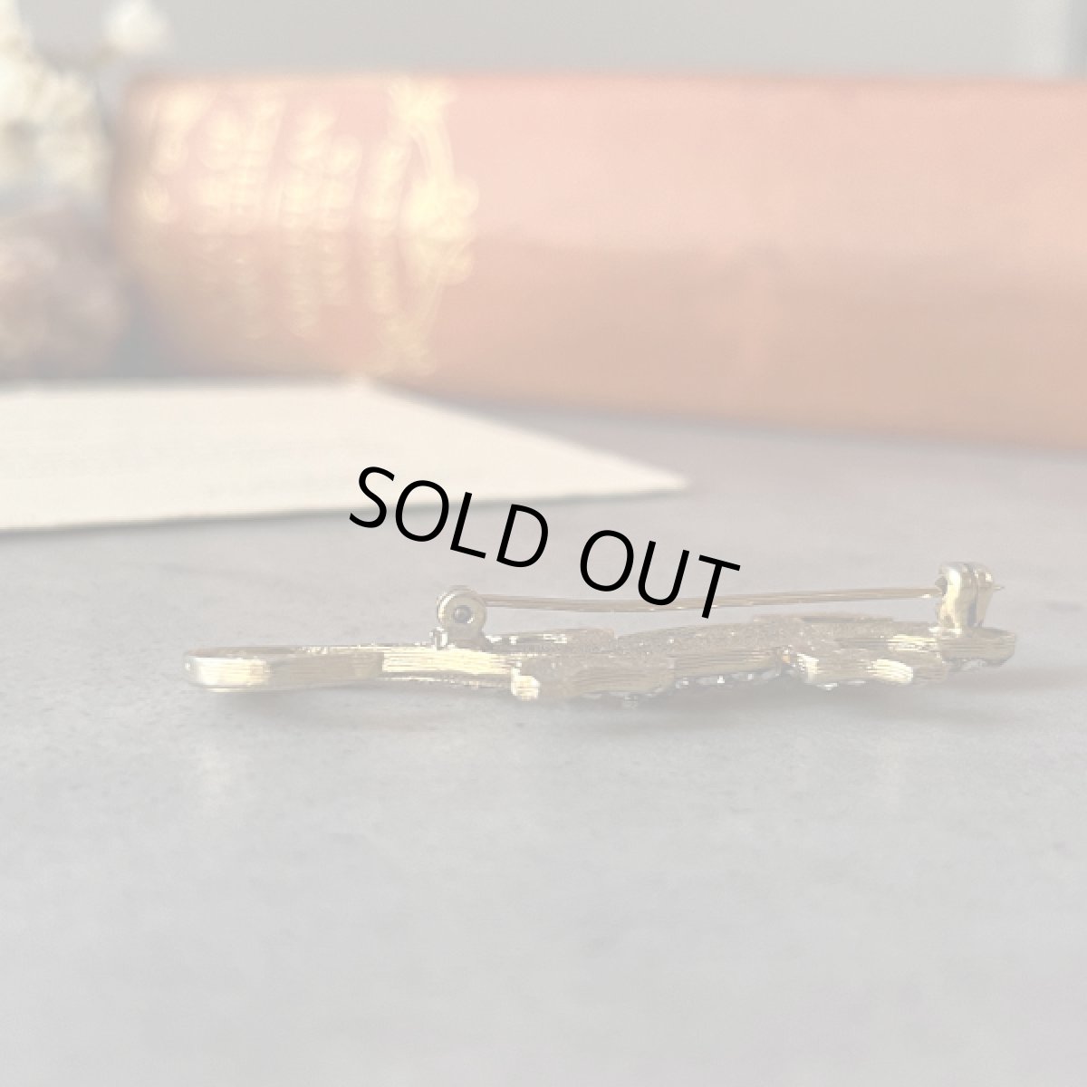 画像9: 英国ヴィンテージブローチ クリスタル輝くとかげ (9)