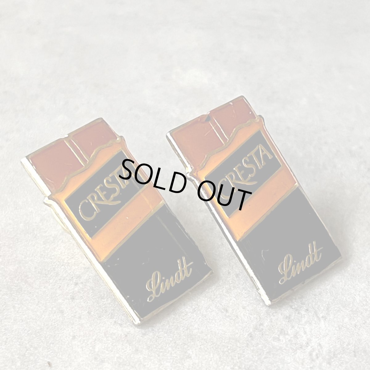 画像3: 2個セット フランス ヴィンテージ ピンバッジ Lindt CRESTA リンツ クレスタ チョコレート (3)