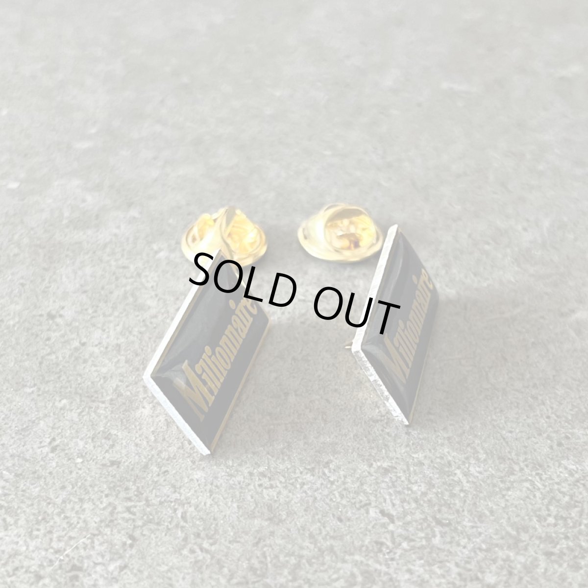 画像4: 2個セット フランス ヴィンテージ ピンバッジ Millionnaire ミリオネア 百万長者 ノベルティグッズ (4)