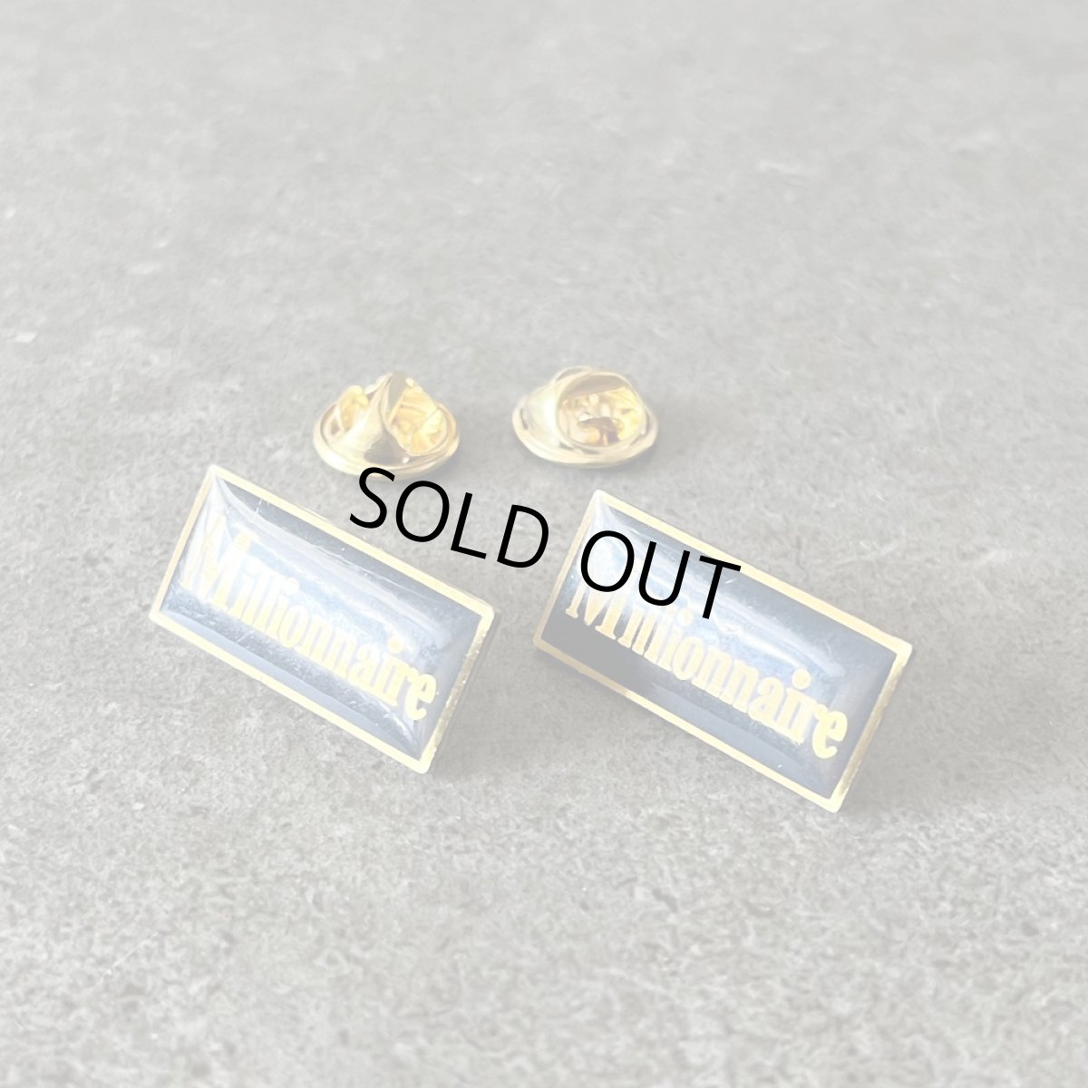画像2: 2個セット フランス ヴィンテージ ピンバッジ Millionnaire ミリオネア 百万長者 ノベルティグッズ (2)
