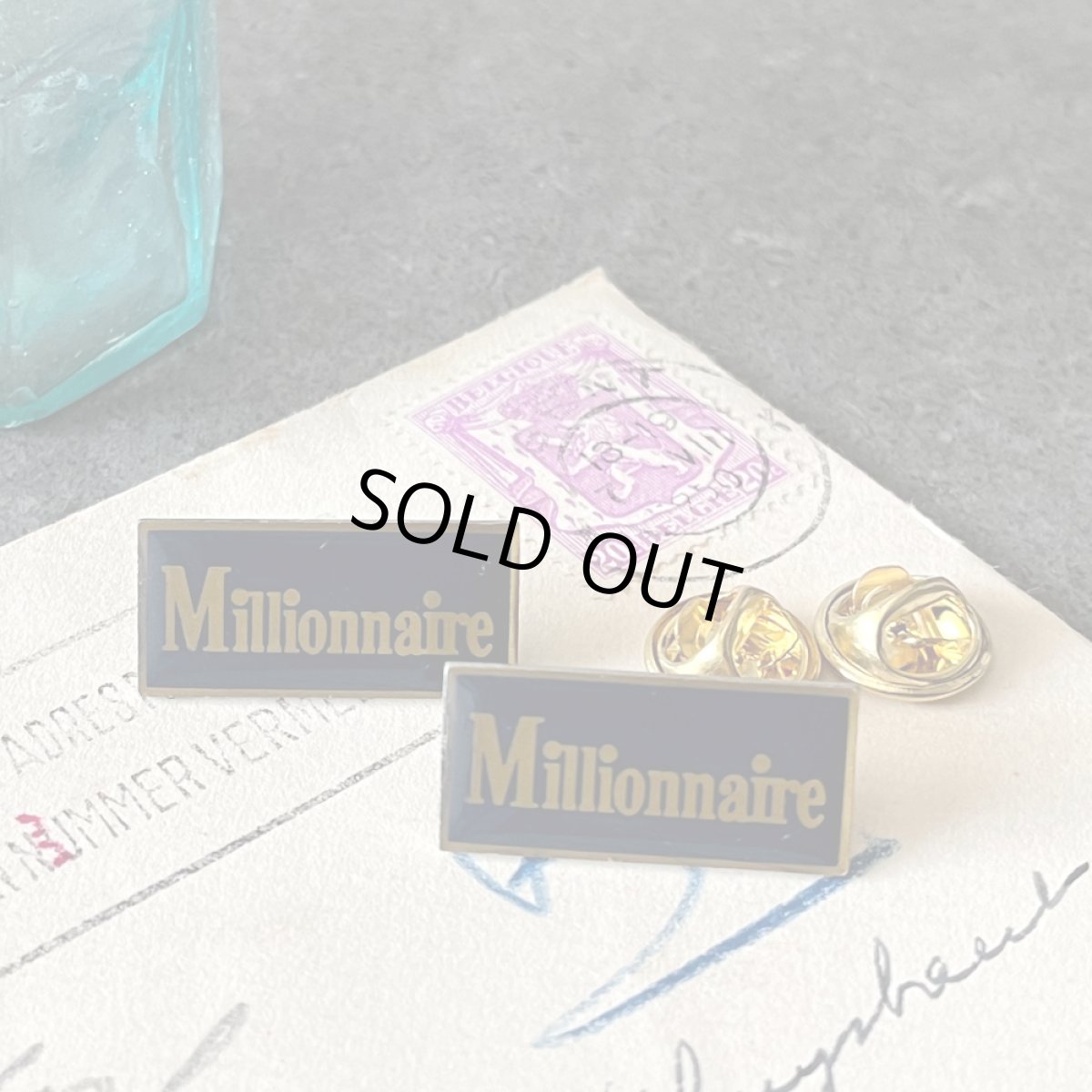 画像1: 2個セット フランス ヴィンテージ ピンバッジ Millionnaire ミリオネア 百万長者 ノベルティグッズ (1)