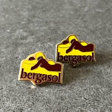 画像4: 2個セット フランス ヴィンテージ ピンバッジ bergasol ノベルティグッズ (4)