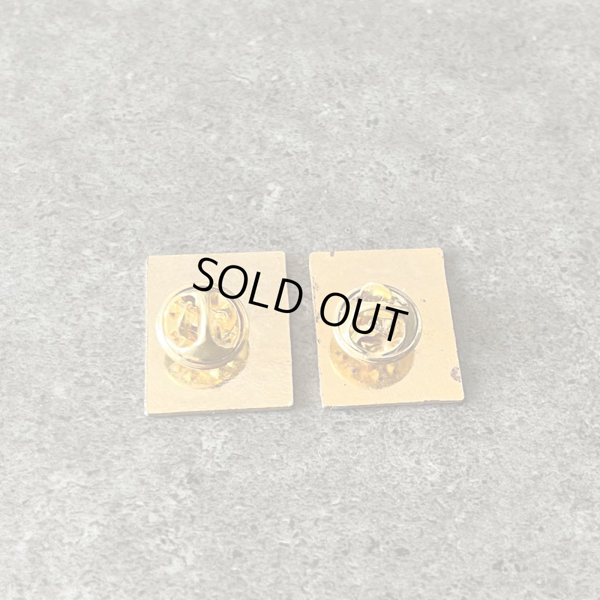 画像5: 2個セット フランス ヴィンテージ ピンバッジ la Redoute ノベルティグッズ (5)