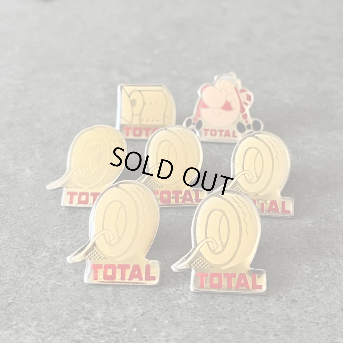 画像1: 7個セット フランス ヴィンテージ ピンバッジ TOTAL collection タイヤ ノベルティグッズ (1)