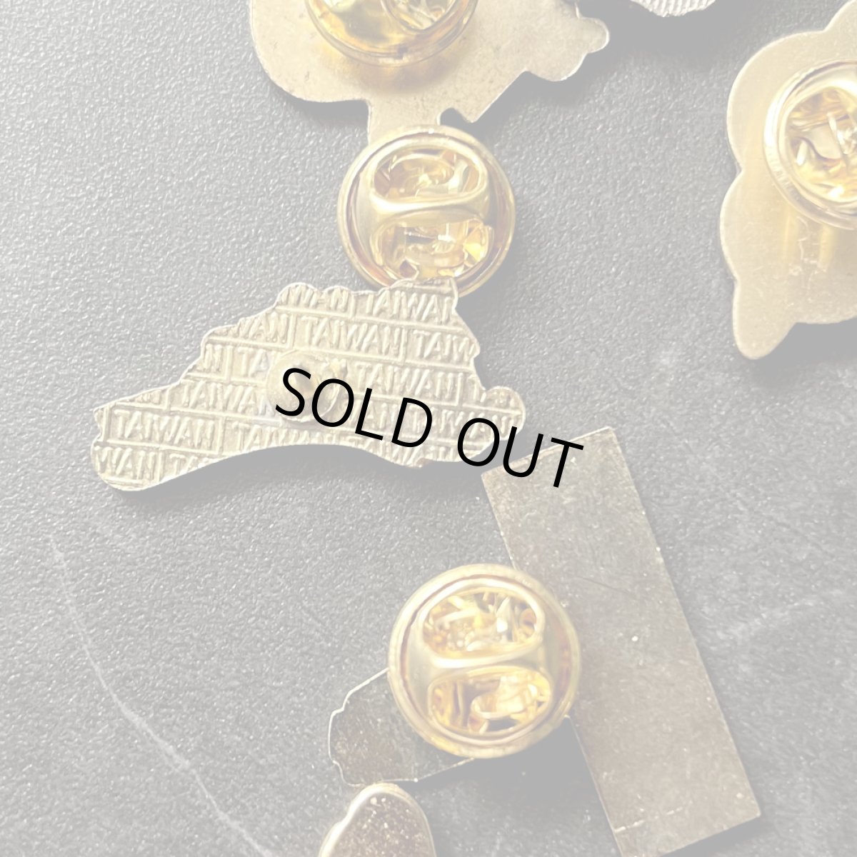 画像10: 10個セット フランス ヴィンテージ ピンバッジ SNDEMAN FLODOR HEILI (10)