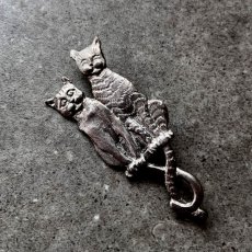 画像4: アメリカ 刻印1987 ２匹の猫ブローチ キャットアクセサリー CAT Brooch アンティークブローチ (4)