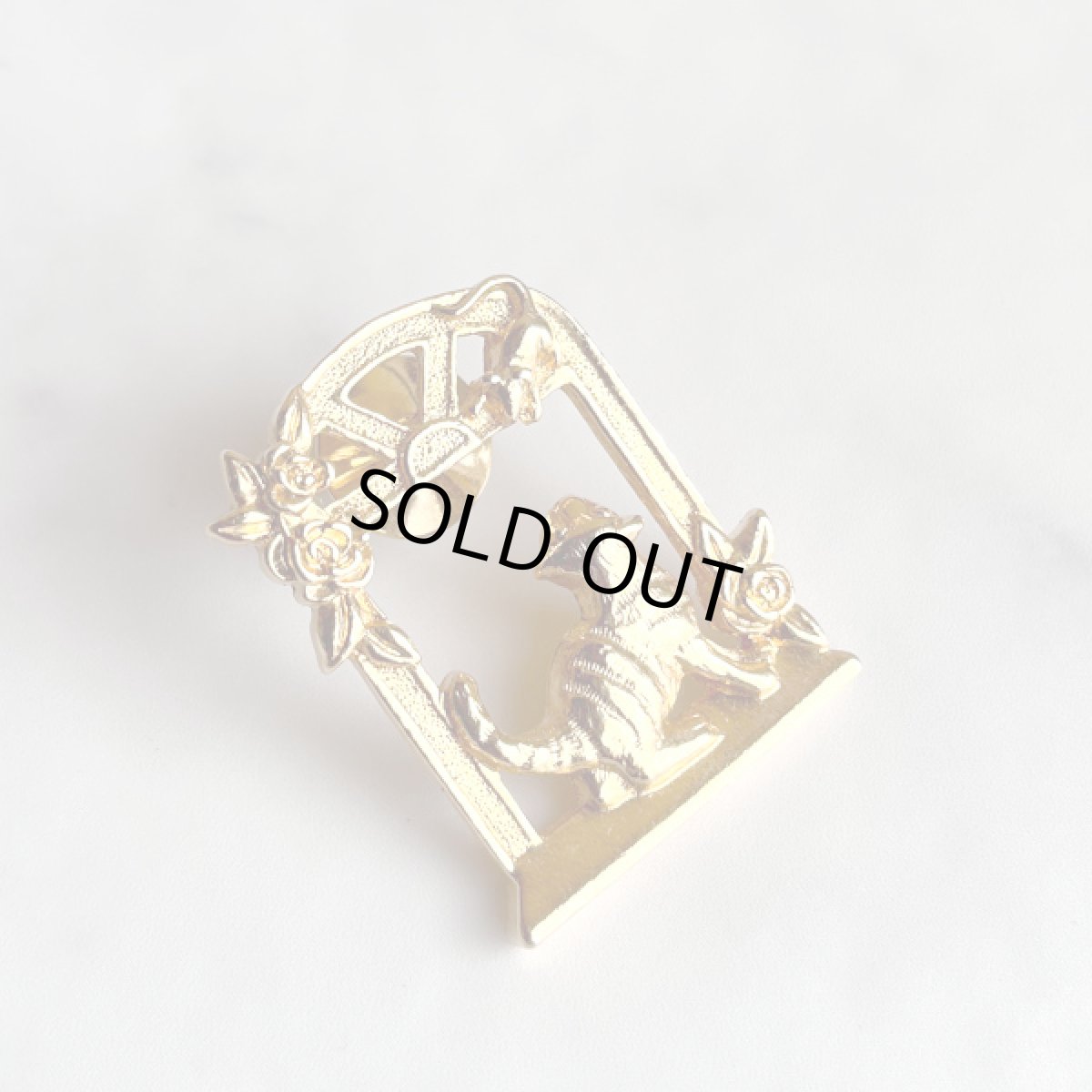画像5: アメリカ「窓辺のバラと、猫とネズミの小さなおはなし」 ピンブローチ ゴールドトーン Brooch アンティークブローチ (5)