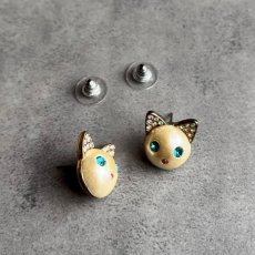 画像11: BETSEY JOHNSON 「静かなきらめきをまとった、小さな主役」ヴィンテージピアス 猫 (11)