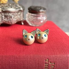 画像5: BETSEY JOHNSON 「静かなきらめきをまとった、小さな主役」ヴィンテージピアス 猫 (5)