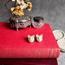 画像3: BETSEY JOHNSON 「静かなきらめきをまとった、小さな主役」ヴィンテージピアス 猫 (3)