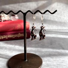 画像3: アメリカ ヴィンテージ「花の間を歩く影」猫シルエット ピアス エナメルフラワー 花柄  (3)