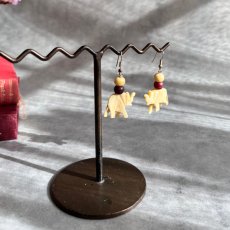 画像5: アメリカ ヴィンテージ「旅する象と、小さな祈り」 アイボリー象ピアス 象牙風 (5)