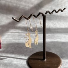 画像5: アメリカ ヴィンテージ「花の間を歩く影」猫シルエット ピアス エナメルフラワー 花柄  (5)