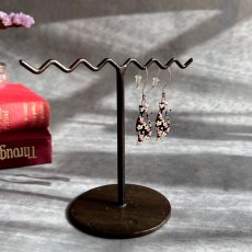 画像4: アメリカ ヴィンテージ「花の間を歩く影」猫シルエット ピアス エナメルフラワー 花柄  (4)