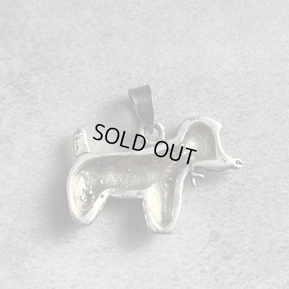 画像18: 英国 刻印925 シルバーチャーム 「忠誠と幸運を運ぶ、小さな銀の友」マルカジット 犬 ヴィンテージチャーム 魔除け お守り (18)