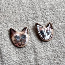 画像3: アメリカ ヴィンテージ「陽だまりの窓辺から」 愛らしいお顔のシャム猫ピアス　ハンドペイント (3)