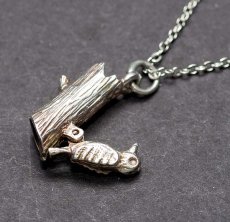 画像3: 〈SILVER〉動くキツツキ 可動式 「コツコツ、幸運を呼ぶ小さなキツツキ 」ヴィンテージシルバーチャームネックレス  (3)