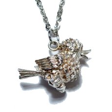画像1: 〈SILVER〉「幸運を運ぶ小さな翼」 小鳥ヴィンテージ シルバーチャーム ネックレス 野鳥 アクセサリー (1)