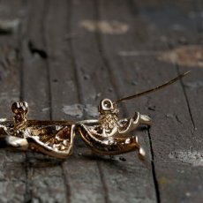 画像22: 英国ヴィンテージ「青の記憶を紡ぐ羽音」美しいデザインブローチ アールデコスタイル  英国ブルー クリスタル (22)