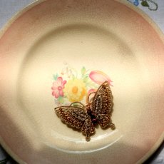 画像18: 英国 蝶々 ヴィンテージブローチ「願いを照らす、琥珀色の羽」 蝶モチーフ バタフライ 昆虫アクセサリー (18)