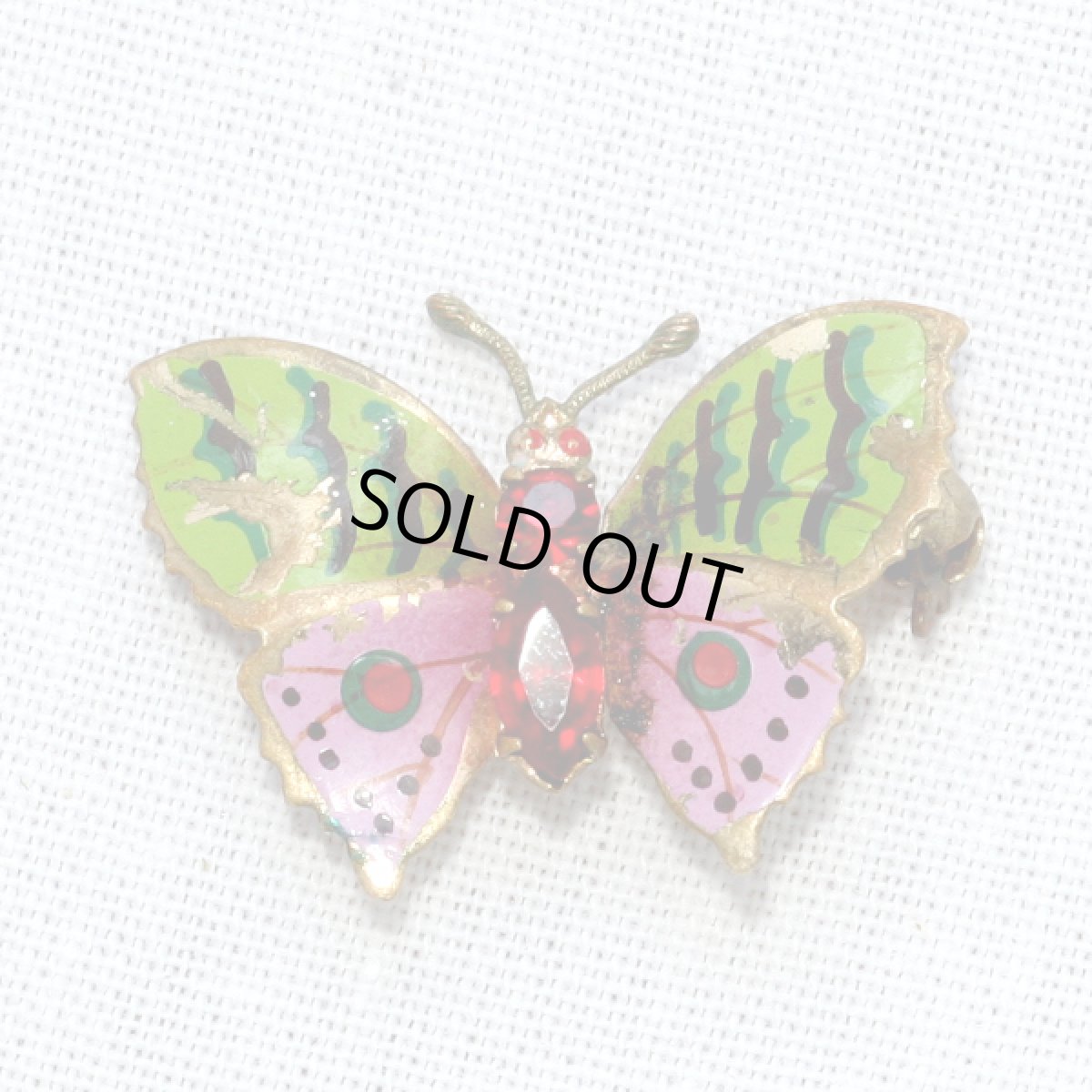 画像4: 英国 蝶ヴィンテージブローチ 「秘密の庭で生まれた、小さな願いの運び手」蝶々 バタフライ 昆虫アクセサリー (4)