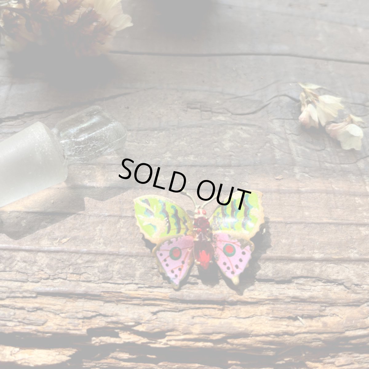 画像10: 英国 蝶ヴィンテージブローチ 「秘密の庭で生まれた、小さな願いの運び手」蝶々 バタフライ 昆虫アクセサリー (10)