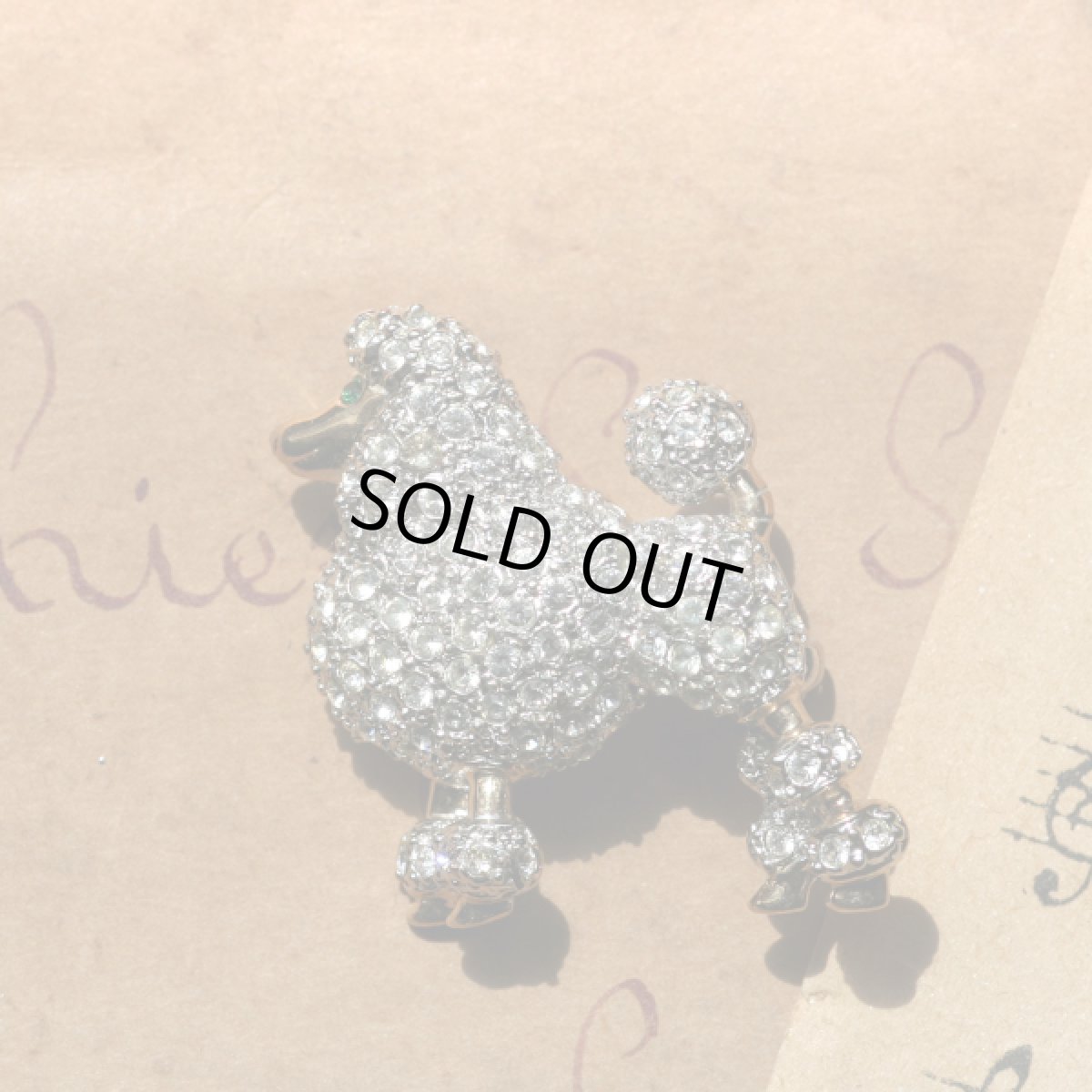 画像14: 英国 1960年代 ヴィンテージ プードル犬 クリスタル ブローチ「まるで物語から飛び出してきた、小さな優雅さ」イギリス アクセサリー (14)