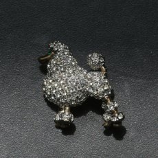 画像5: 英国 1960年代 ヴィンテージ プードル犬 クリスタル ブローチ「まるで物語から飛び出してきた、小さな優雅さ」イギリス アクセサリー (5)