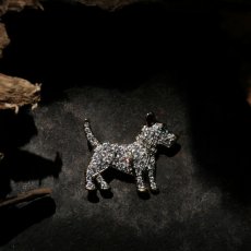 画像4: 英国 1960年代 ヴィンテージ テリア犬 クリスタル ブローチ「小さな守り手、時を超えて」イギリス アクセサリー (4)
