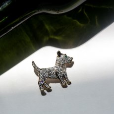 画像7: 英国 1960年代 ヴィンテージ テリア犬 クリスタル ブローチ「小さな守り手、時を超えて」イギリス アクセサリー (7)