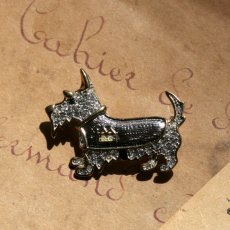 画像3: 英国 BJ ヴィンテージ テリア犬ブローチ「雨の国の小さな紳士」 クリスタル イギリス アクセサリー (3)