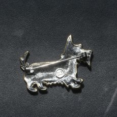 画像2: 英国 BJ ヴィンテージ テリア犬ブローチ「雨の国の小さな紳士」 クリスタル イギリス アクセサリー (2)