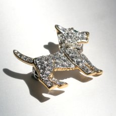 画像9: 英国 1960年代 ヴィンテージ テリア犬 クリスタル ブローチ「小さな守り手、時を超えて」イギリス アクセサリー (9)