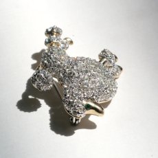 画像11: 英国 1960年代 ヴィンテージ プードル犬 クリスタル ブローチ「まるで物語から飛び出してきた、小さな優雅さ」イギリス アクセサリー (11)