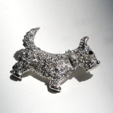 画像10: 英国 1960年代 ヴィンテージ テリア犬「とときの忠誠、永遠のきらめき」クリスタル ブローチ イギリス アクセサリー (10)