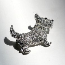 画像9: 英国 1960年代 ヴィンテージ テリア犬「とときの忠誠、永遠のきらめき」クリスタル ブローチ イギリス アクセサリー (9)