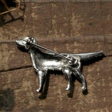 画像3: 1940年頃 英国 ヴィンテージ イングリッシュセッター犬 マルカジットブローチ「静かなる忠誠、光の記憶をまとって」イギリス アクセサリー (3)