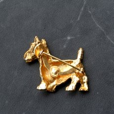 画像4: 1960年頃 英国 ヴィンテージ テリア犬 ブローチ「幸運をくわえて、今日もあなたのそばに」イギリス アクセサリー (4)