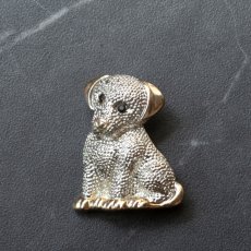 画像3: 英国 ヴィンテージ 仔犬 ブローチ「しあわせを待つ、ちいさなまなざし」 イギリス アクセサリー (3)