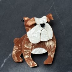 画像3: イギリスヴィンテージ BOOF BULLDOG ブルドック犬 ブローチ「小さな番犬、胸元で微笑む」  アクセサリー刻印Erstwilder (3)