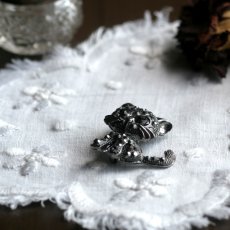 画像8: 英国 ヴィンテージ 黒猫ブローチ「静かな夜をともに歩く影の猫」イギリス アクセサリー (8)